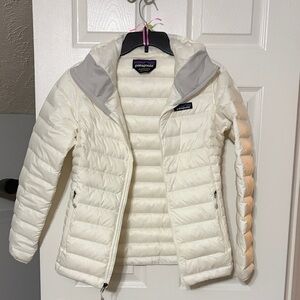Patagonia Women's Cream Puffer Jacket